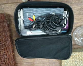 CIP070 - Magic Sing Model: ET13K Karaoke Microphone with Mini USB Connector and ROHS VGA connectors 