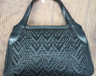 CIP055 - Generic Black Purse with Weave Design