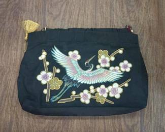 CIP038 2 JAPANESE STYLE CLUTCHES WITH CRANE DESIGN AND CHERRY BLOSSUMS AND 2 CLUTCHES WITH ROSE DESIGNS
