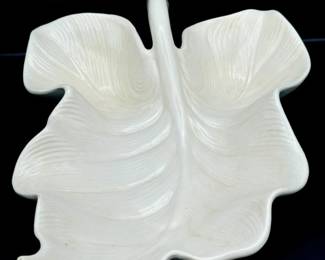 Vintage Hull Large Leaf Bowl
