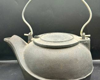Cast Iron Pot
