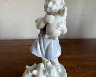 LLadro Girl with Piglets