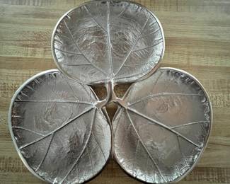 Silver lily-pad holder