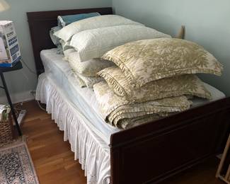Pair of mahogany twin beds 