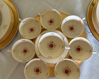 Lenox “Rhodora” vintage pattern. 8 place settings 