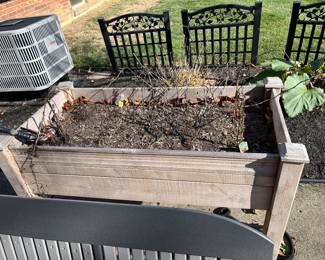 Planter box