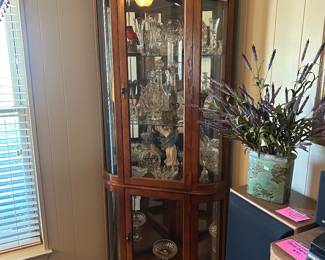 Lighted corner curio