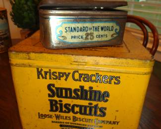 Krispy Crackers Sunshine Biscuits Tin/