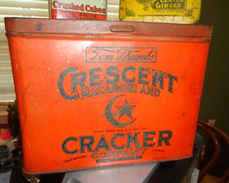 Cresent Macaroni & Cracker Co Tin