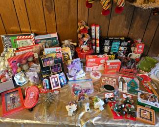 Gift giving table