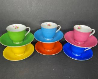 Hand painted tea cups Gold China 