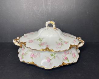Haviland & Co France Limoges dish with lid 
