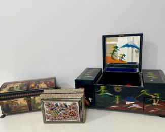 Music & jewelry boxes from Japan and Switzerland 
