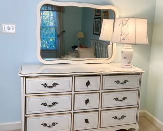 Vintage French provincial dresser w/ mirror 