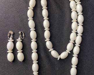 Faceted beaded necklace & earrings vintage 