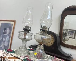 TWO VINTAGE OIL LAMPS