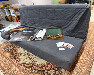 Futon, Posters