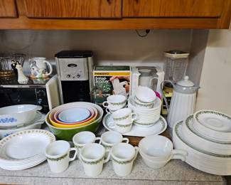 Tons of vintage kitchen items