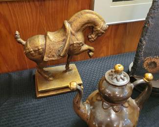 Seth Green Pottery Teapot, horse sculpture