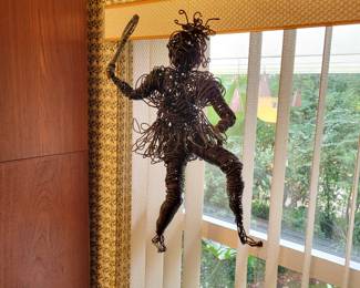 Wire sculpture by Mary Worthy 