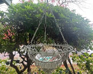 Hanging basket