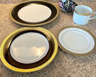 Royal Gallery Black Gold Trim Plate  Mugs Set