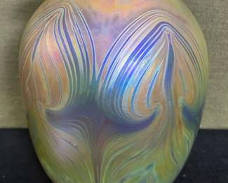 Signed Gold Feathered Iridescent Art Glass Vase