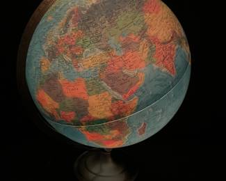 Illuminating lighted globe