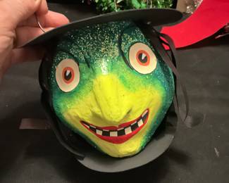 Small Paper witch basket