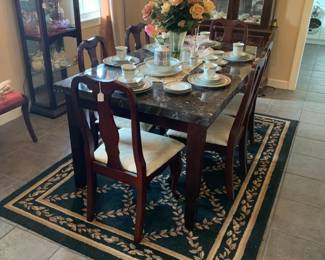 Dining table with 6 chairs 