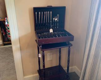 Small accent table, Flatware set 