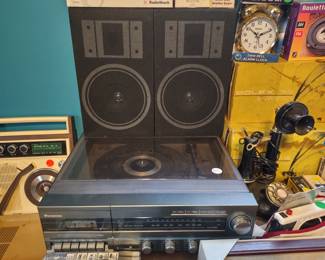 Stereo with turntable and cassette