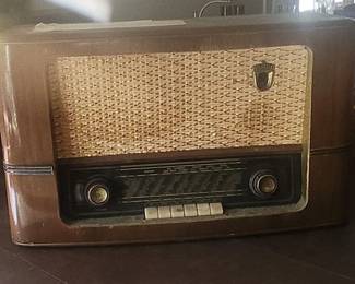 Vintage Braun German Tube Radio 
