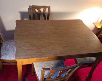 Extendable Table and 4 Chairs 