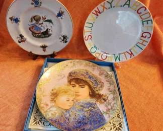 Set Of 3 Decorative Plates Tiffany, Arklow and Hibel 