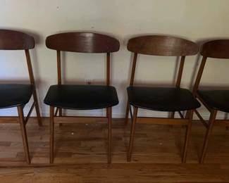 Set Of 4 Mid Century Chairs