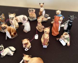 VINTAGE PORCELAIN CATS