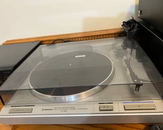 PIONEER TURNTABLE