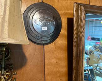 ANTIQUE FORD HUBCAP