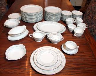 81 pcs. Noritake Colburn