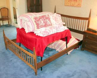 Kroehler Mid Century Modern Queen Bed