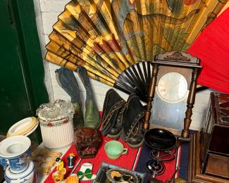 VINTAGE AND ANTIQUE ITEMS 