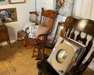 ROCKING CHAIRS 