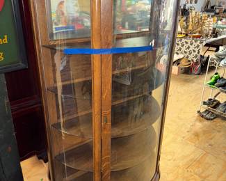 CURVED GLASS CURIO 