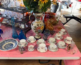 VINTAGE TEACUPS 