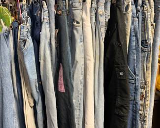VINTAGE LEVI JEANS 