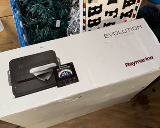 BRAND NEW RAYMARINE EVOLUTION 