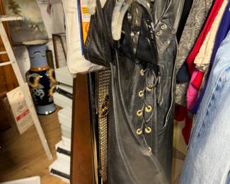 LEATHER CHAPS 