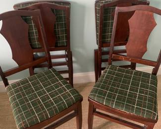 Sturdy vintage folding chairs for those unexpected dinner guests…set of 4