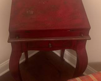 Wonderful little red desk….would tuck in anywhere!